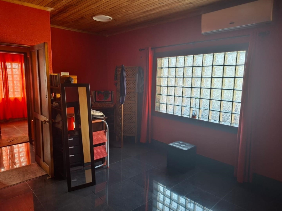 5 Bedroom Property for Sale in Protea Heights Western Cape